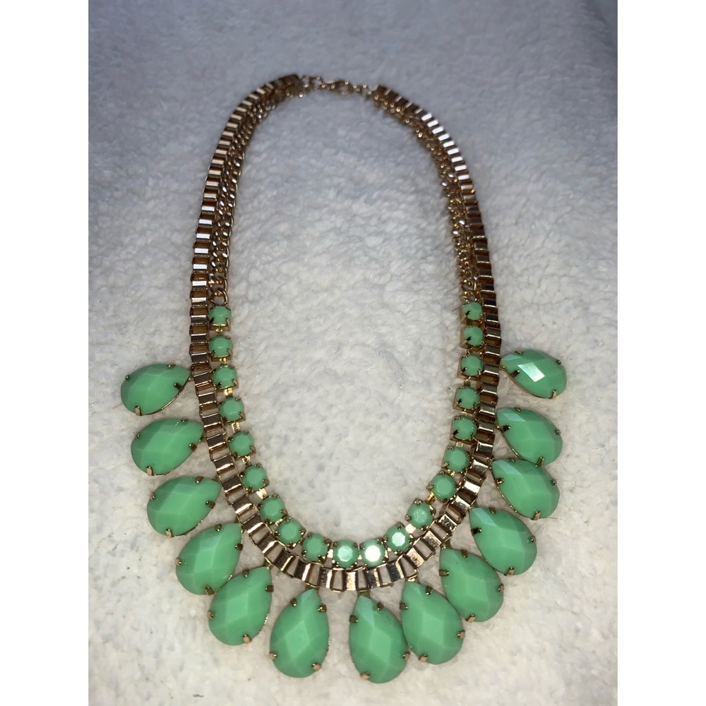 Green statement necklace